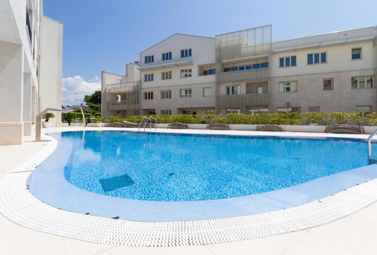 Lux Pool Suite Umago Esterno foto