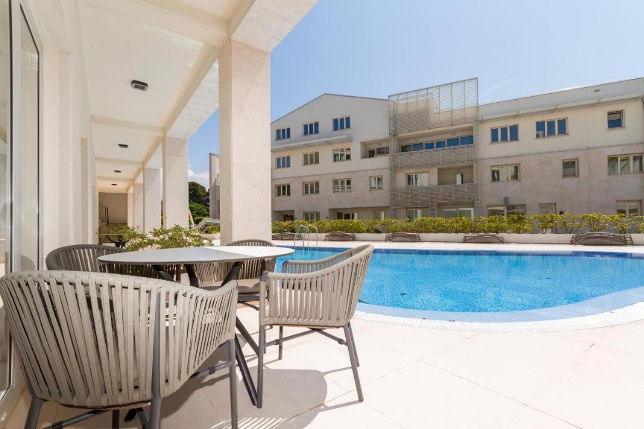 Lux Pool Suite Umago Esterno foto