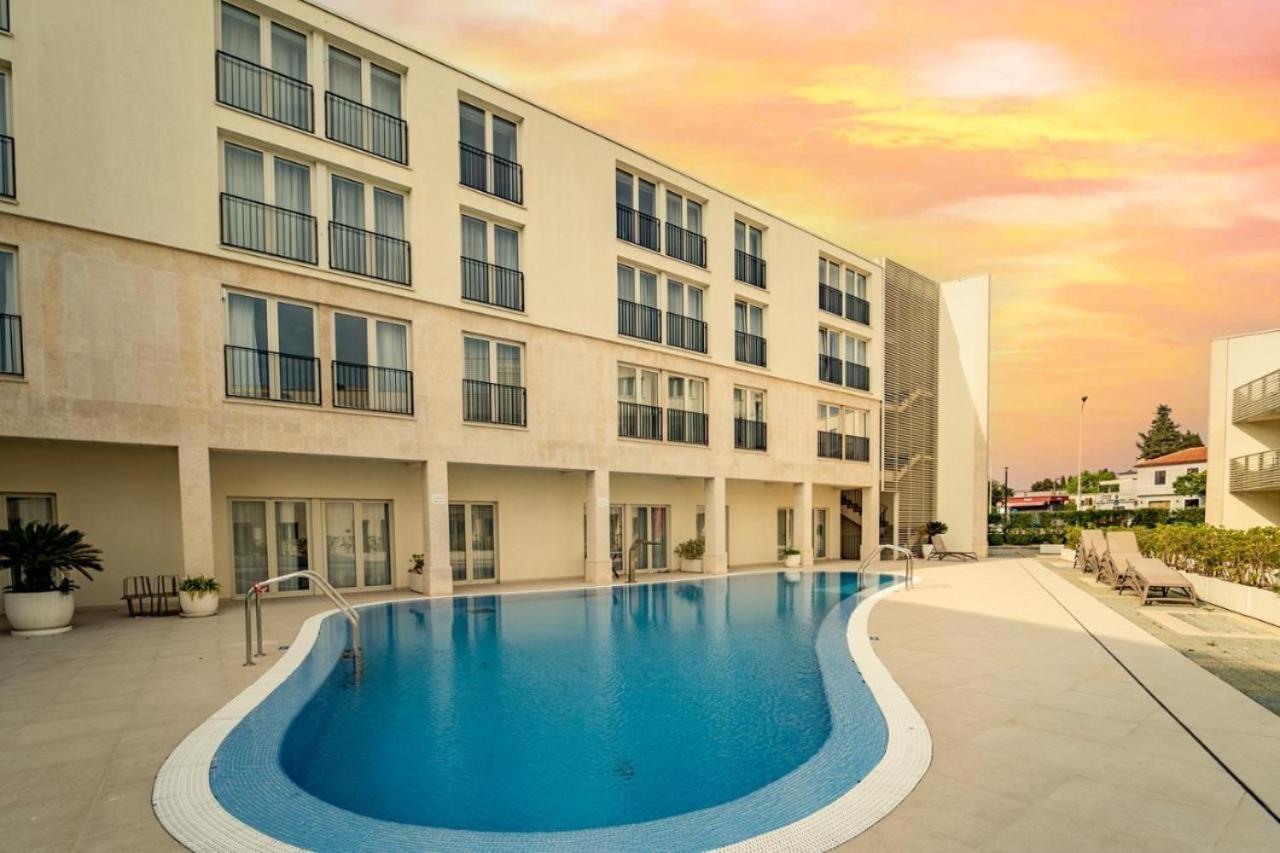 Lux Pool Suite Umago Esterno foto